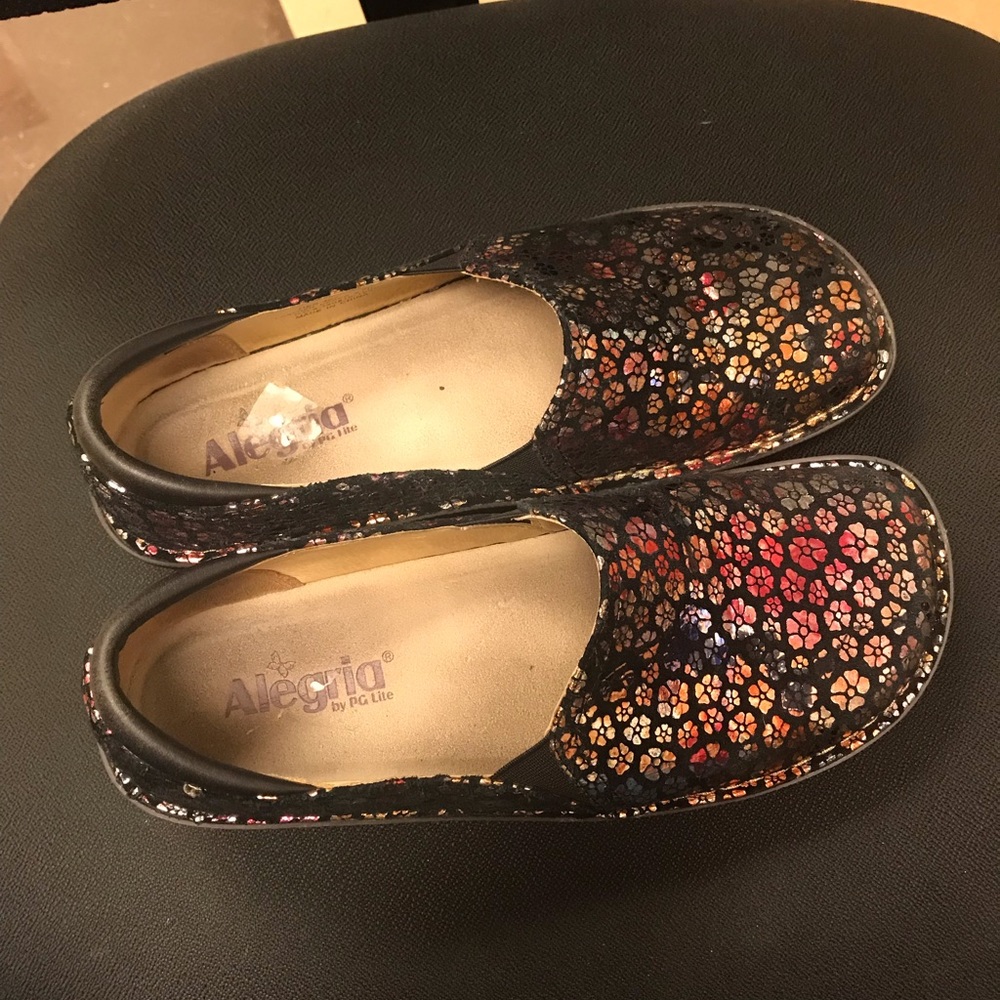 Algeria shoes
